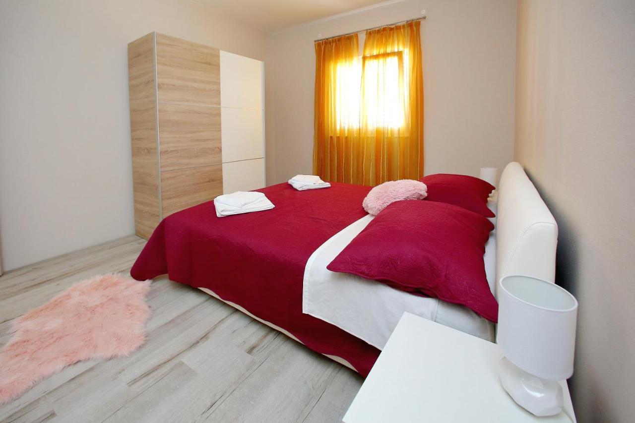Apartments Sonia Sukošan Exterior foto